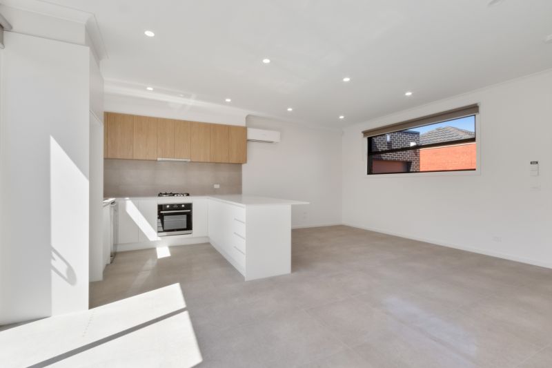 3/8 Smith Street, Reservoir