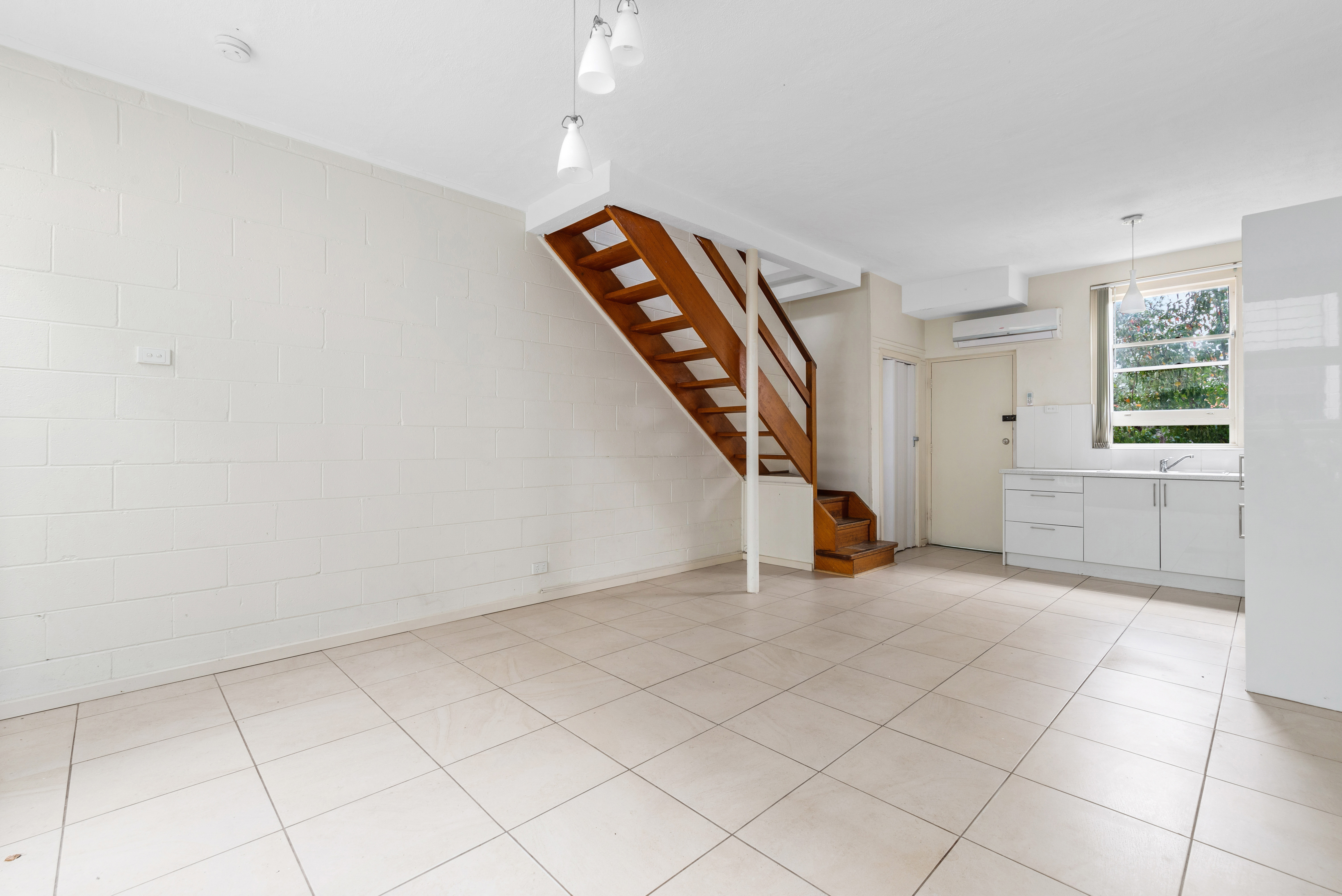 4/374  Seaview Road  Henley Beach 5022