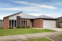 182 Twin Ranges Drive, Warragul VIC