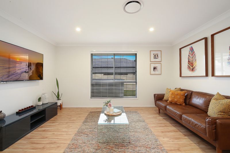 Real Estate For Sale 30 Menindee Avenue Blue Haven , NSW