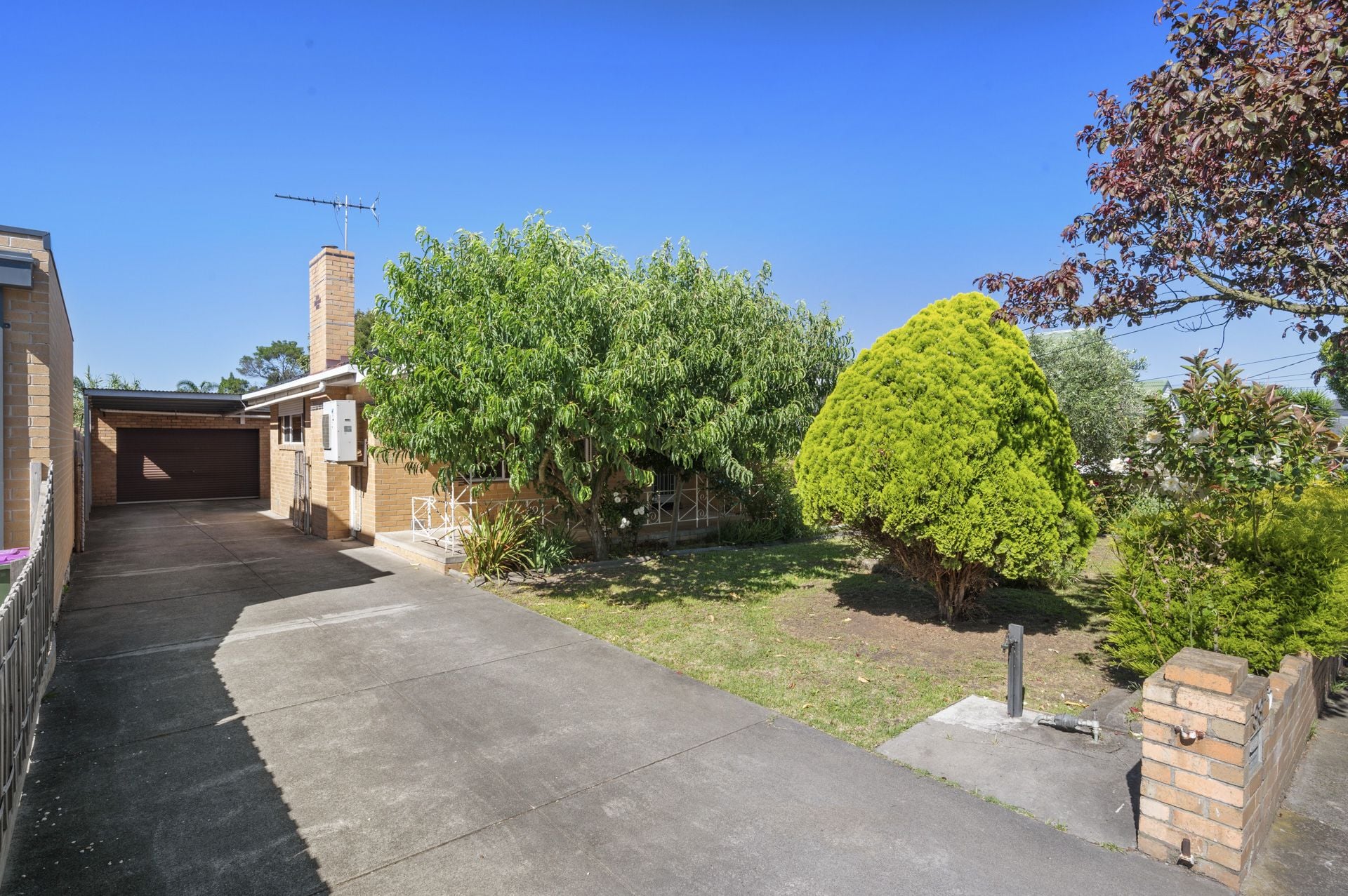 POSITION WITH POTENTIAL LAND APPROX 665m2