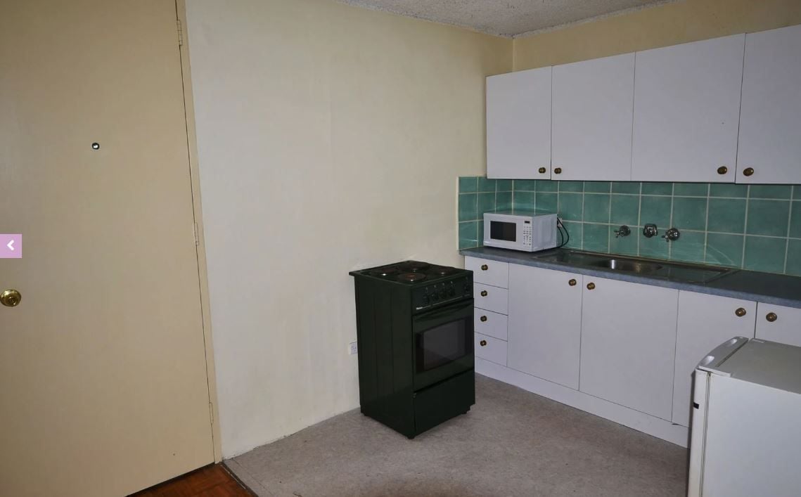 Charming Studio Apartment in Prime Preston Location!