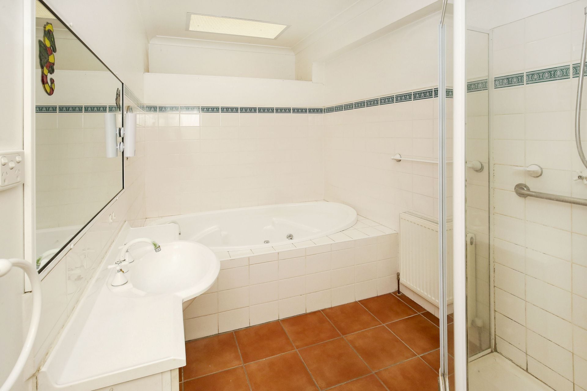 DOUBLE STOREY DELIGHT WITHIN WALKING DISTANCE TO LATROBE UNIVERSITY