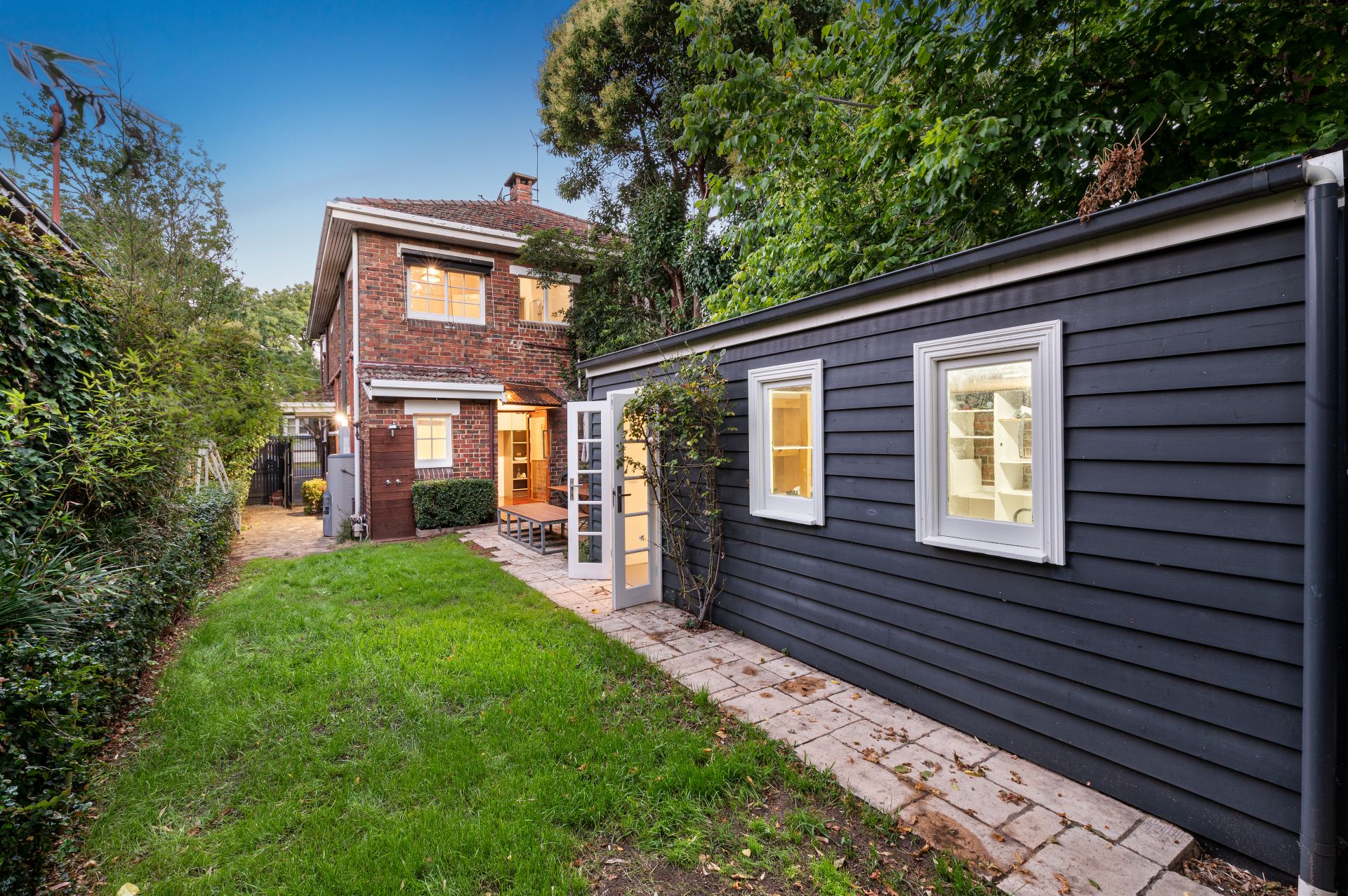 Kay & Burton 20 Ellerslie Place, Toorak