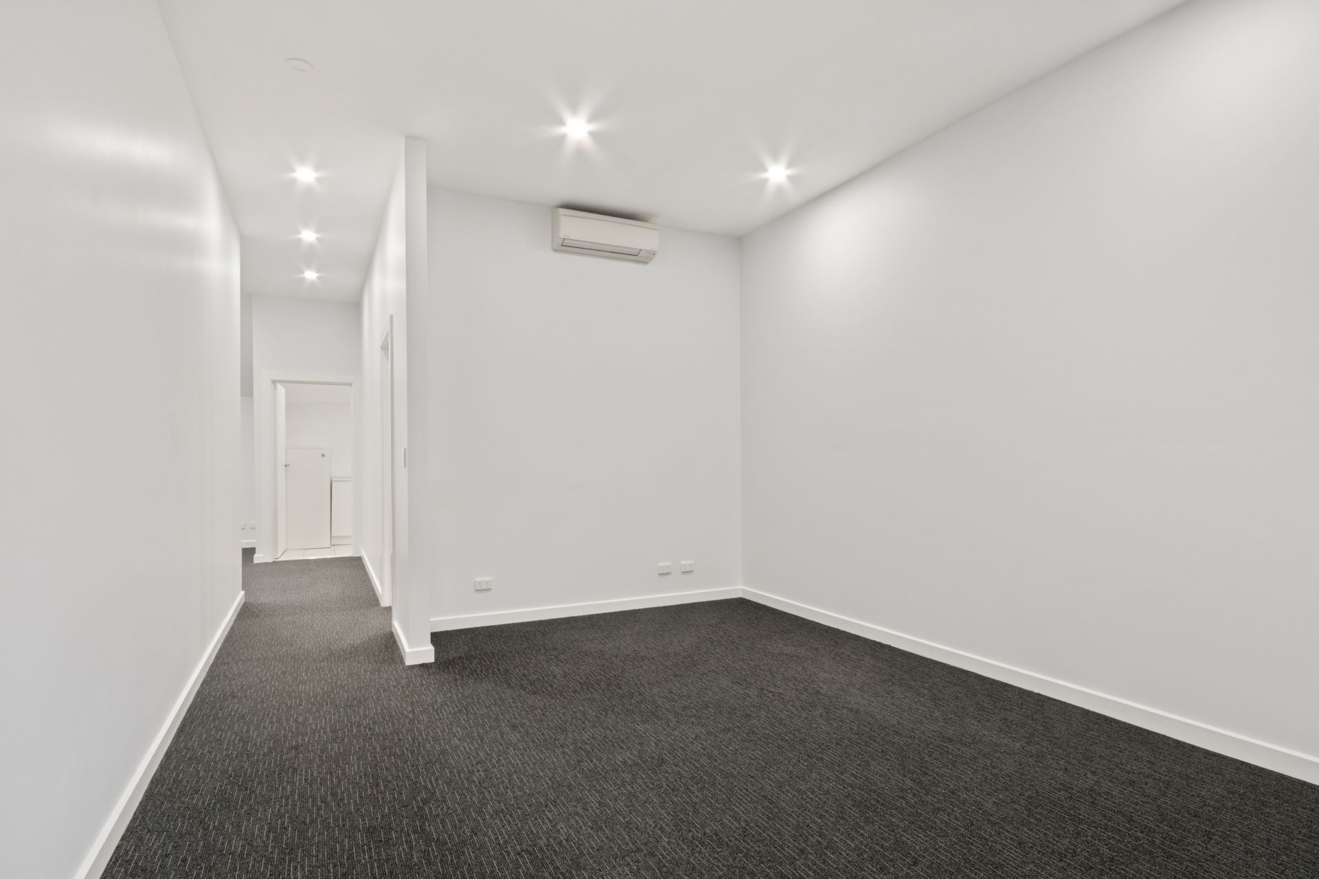 OFFICE/WAREHOUSE IN SOUGHT AFTER LOCATION