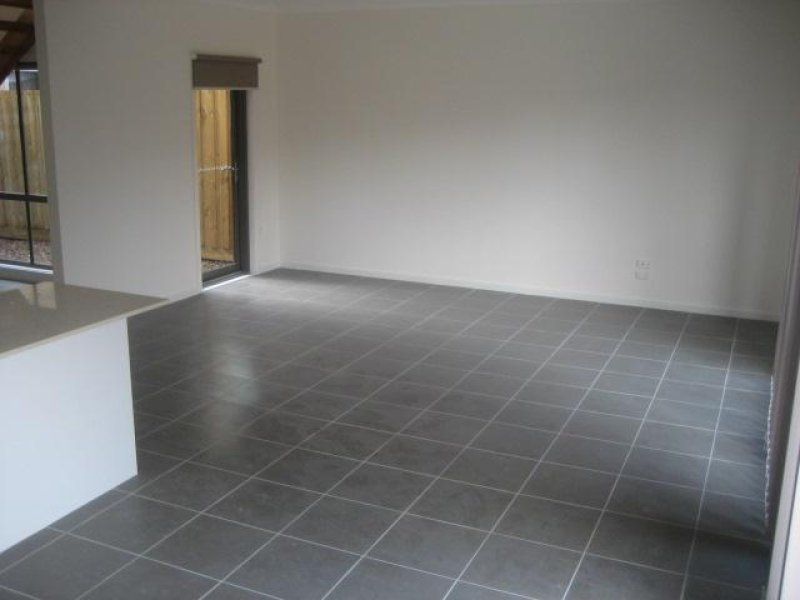 DIVINE LIVING IN THE LAKES BOULEVARD... *CALL 9404 4955 TO INSPECT TODAY*