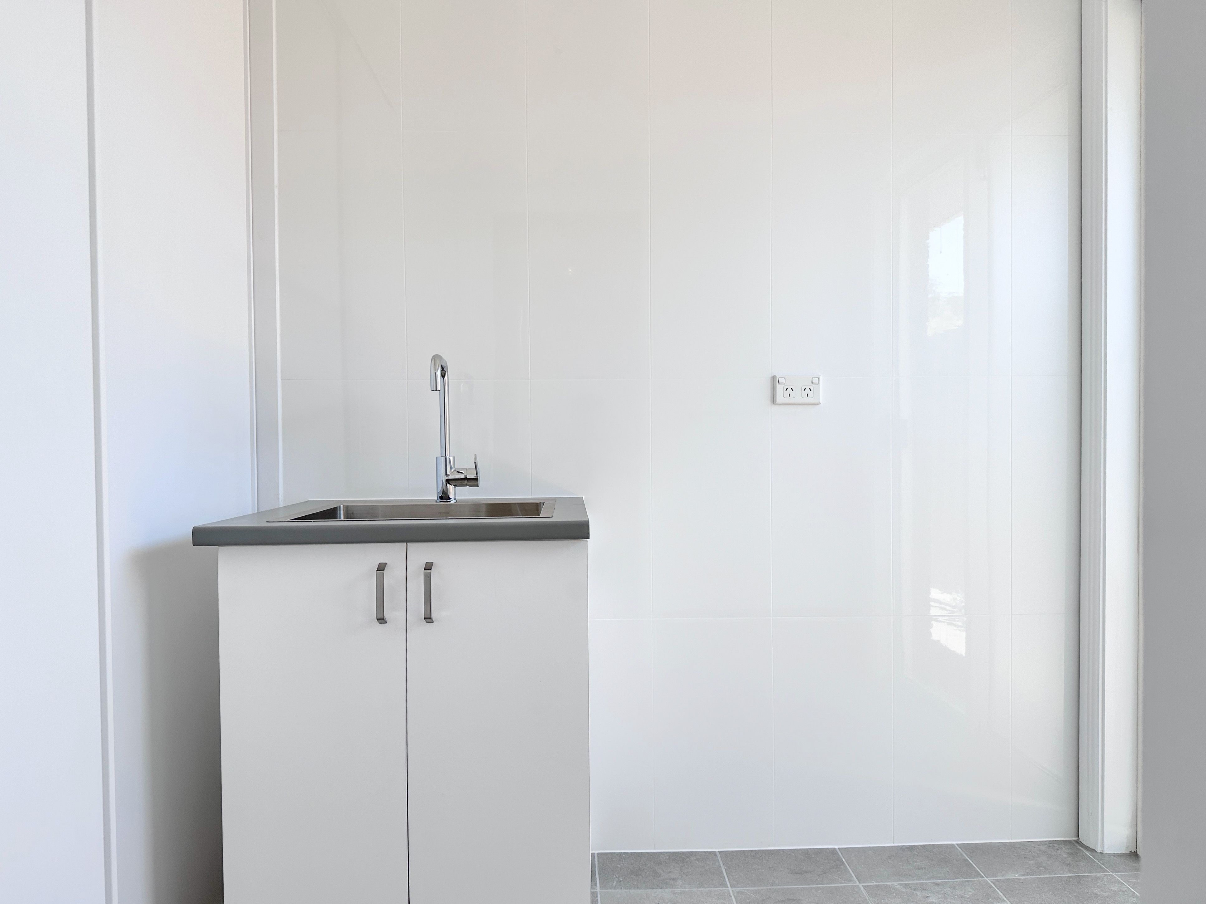 2/6 Booth Avenue Morphett Vale 5162