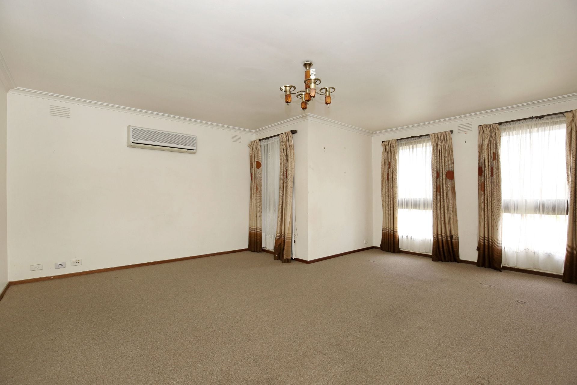 CENTRALLY LOCATED FAMILY HOME    *Insp Tue 24th Oct @ 5:00pm*