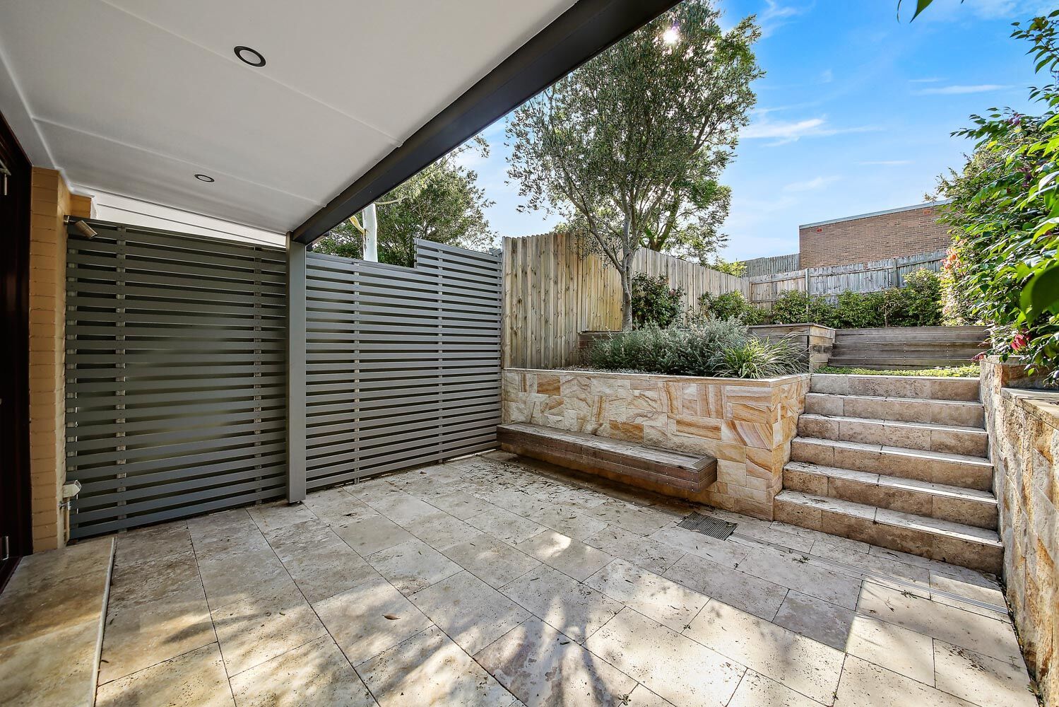 Modern End Terrace In Great Location!!