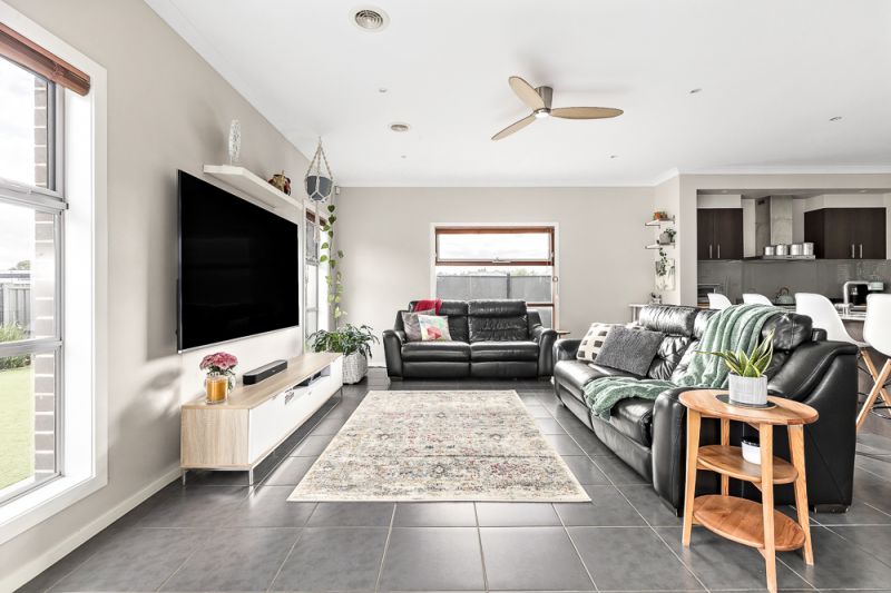 10 Creekview Place, Caroline Springs - Thumbnail 7