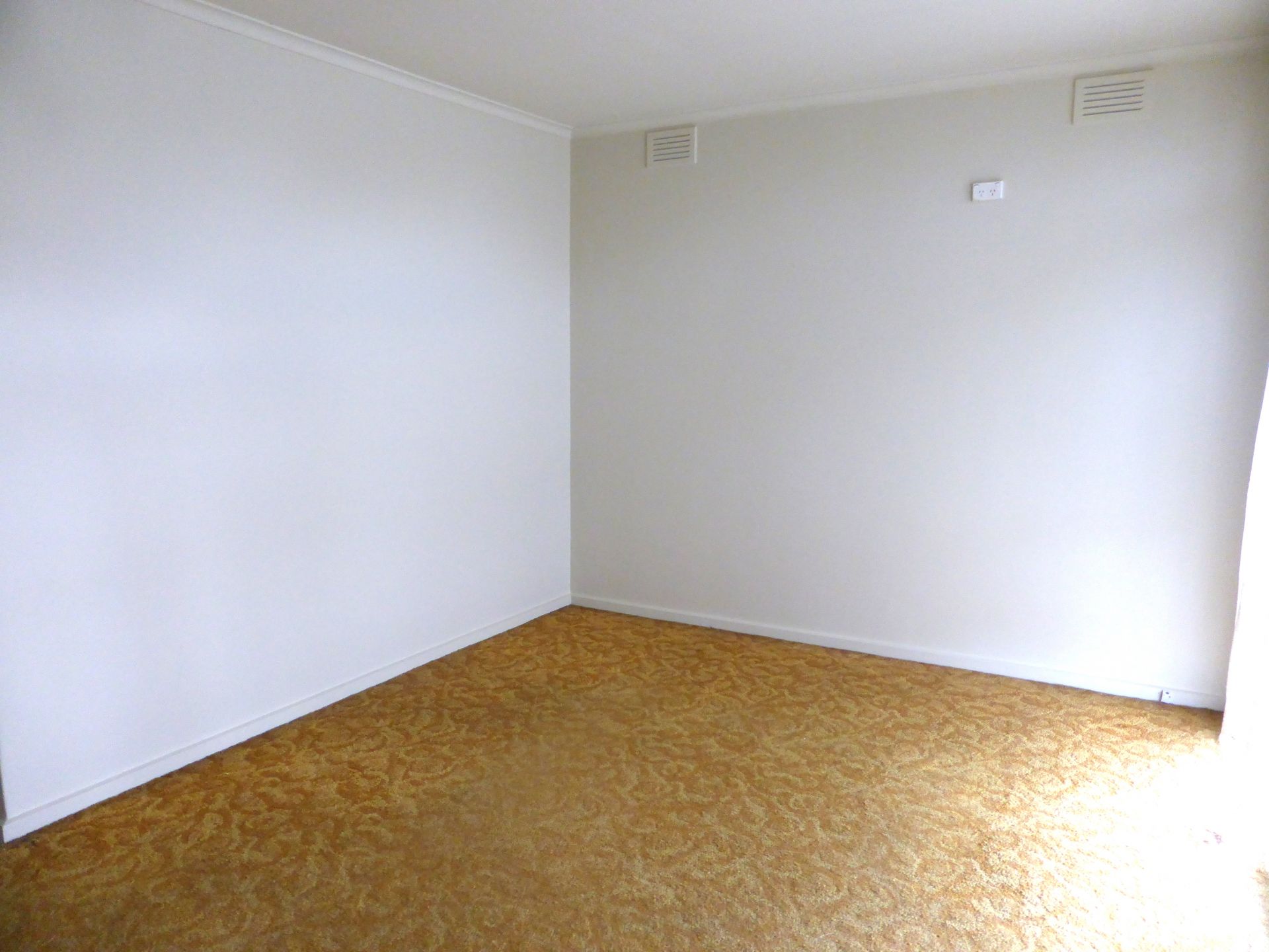 Walking Distance to High Street
