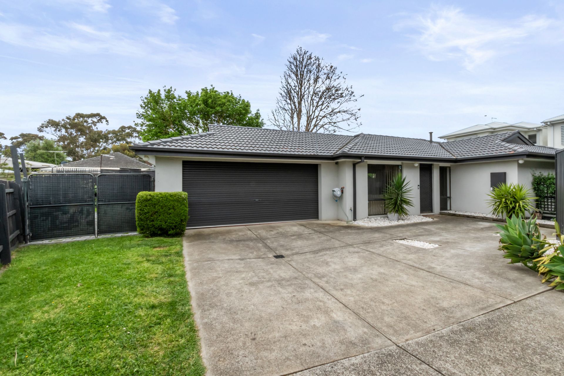 Versatile floorplan with spacious backyard