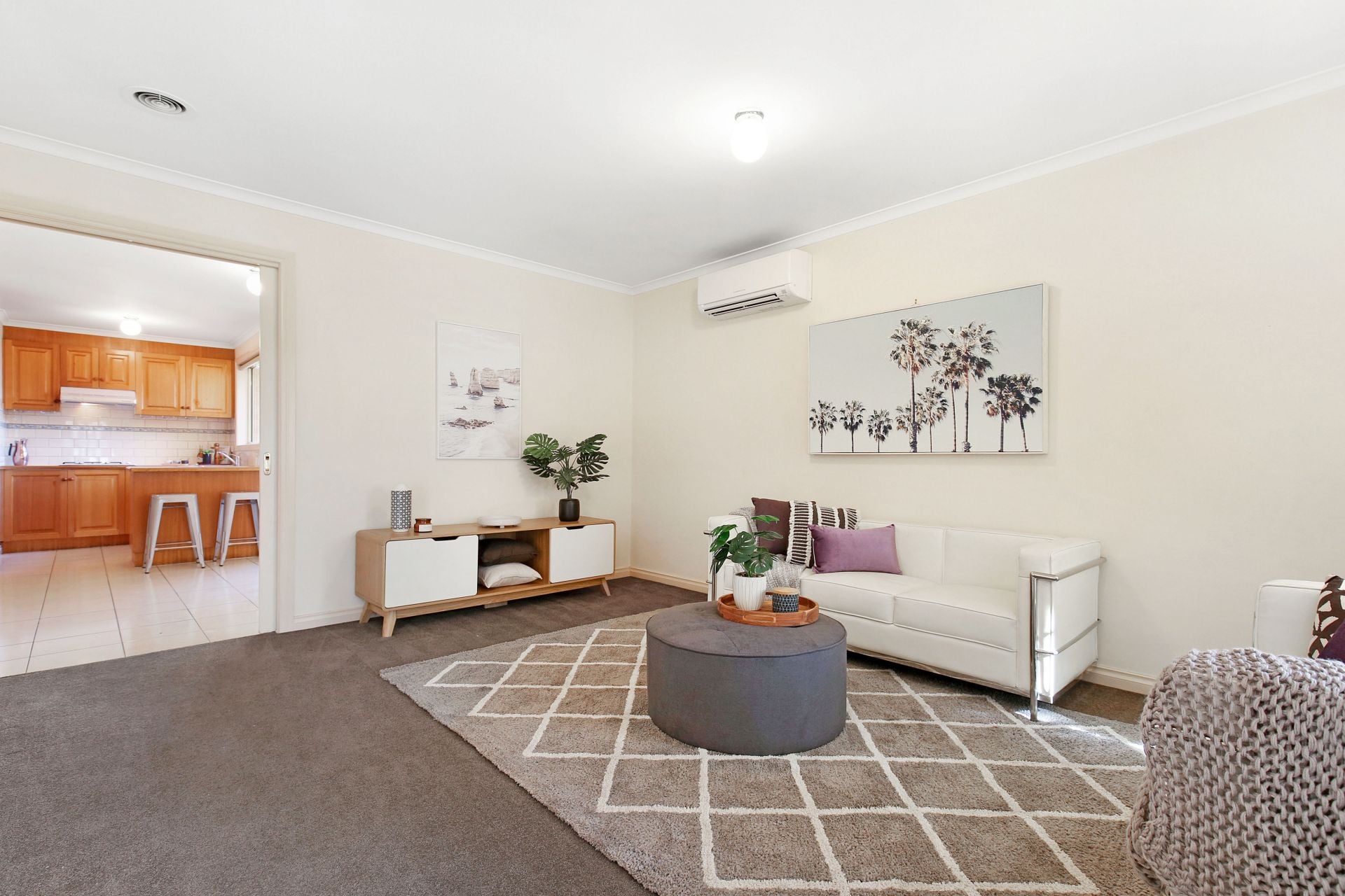 Easy-Care Living, Central Location