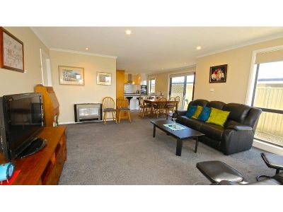 3/134 William Street, DEVONPORT, Devonport - Thumbnail 3