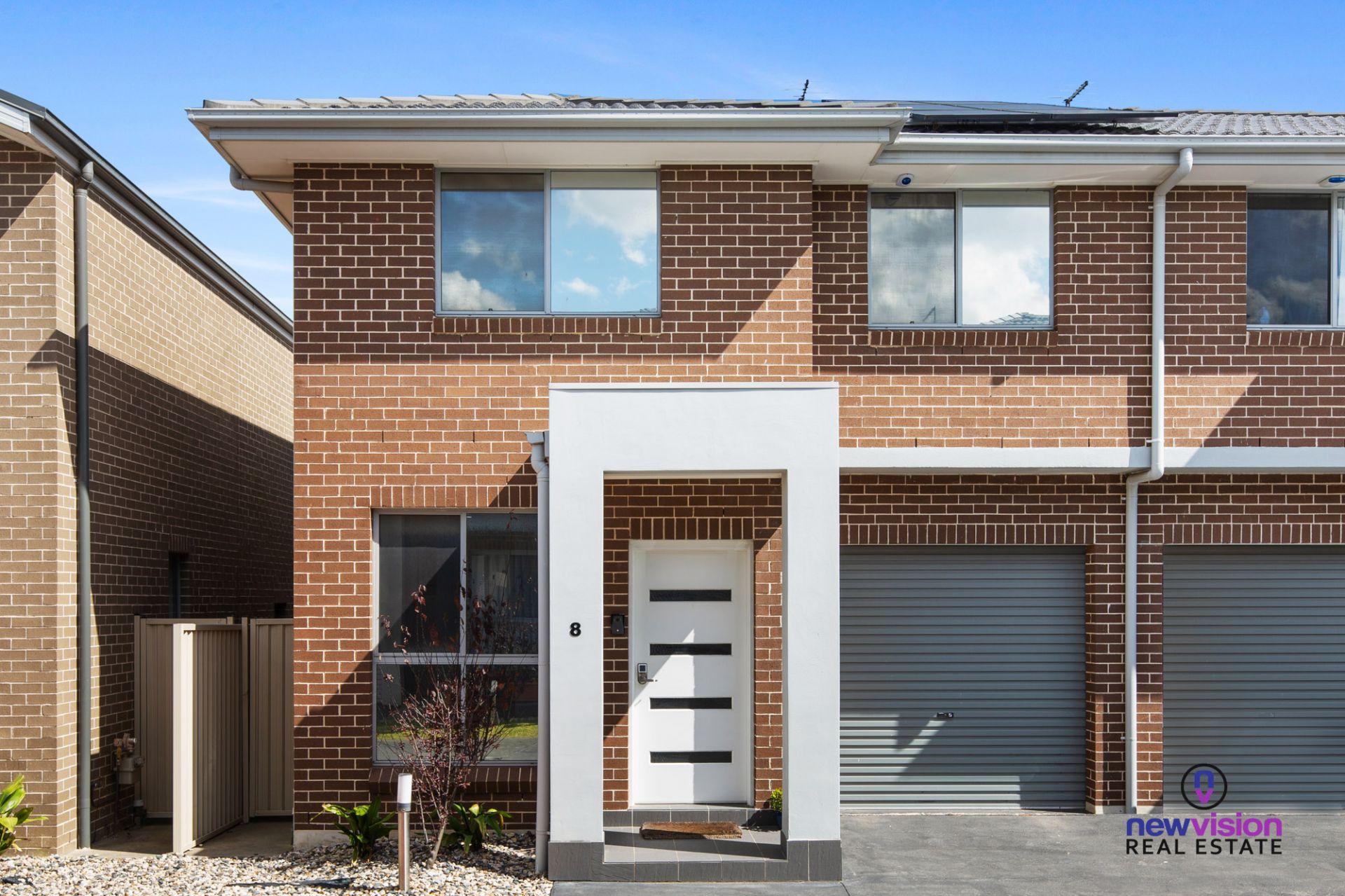 8 Duff Glade, Schofields - Thumbnail 2