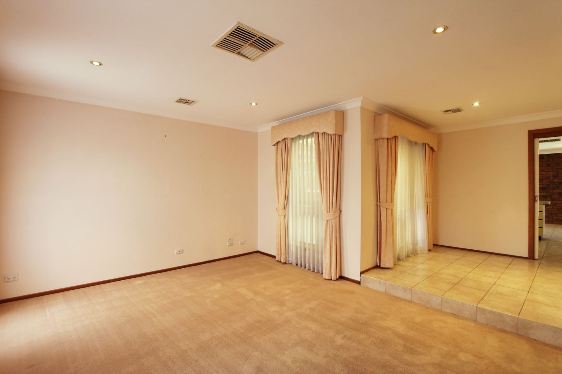 PERFECTLY LOCATED FAMILY HOME