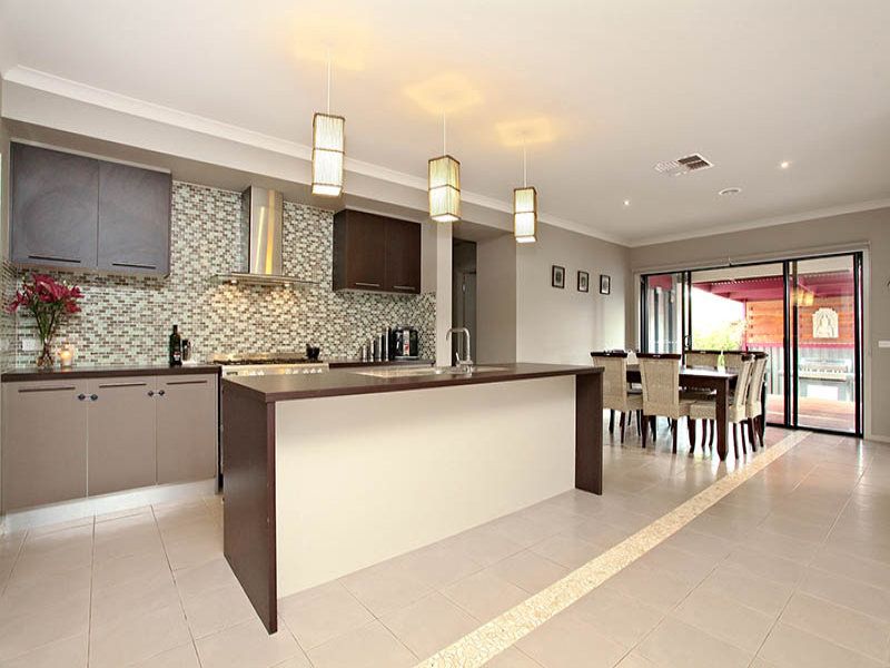 26 Pro Hart Way, Caroline Springs - Thumbnail 4