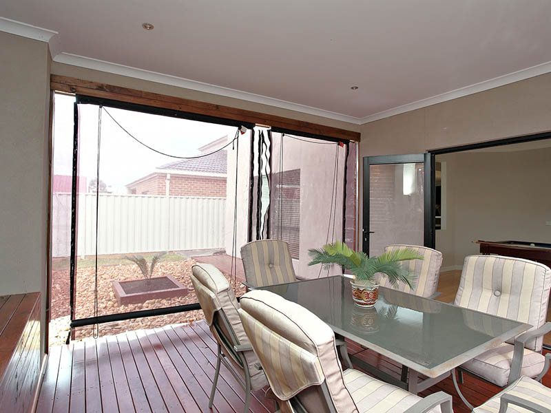 1 Tyers Walk, Caroline Springs - Thumbnail 7