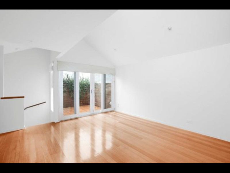 8 Hawksburn Close, South Yarra - Thumbnail 6