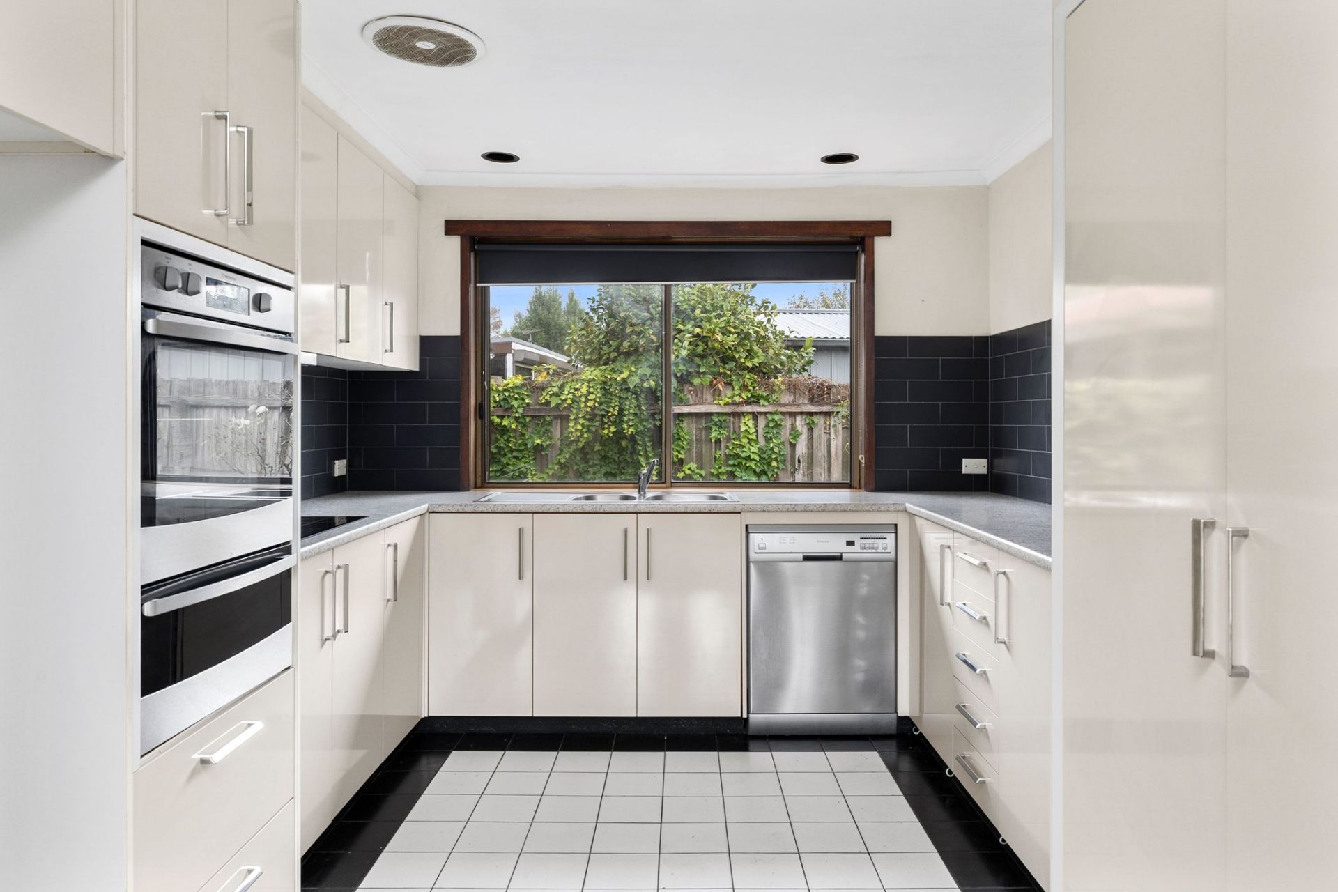 10 Edwards Crescent, Wendouree, Wendouree, Wendouree - Thumbnail 3