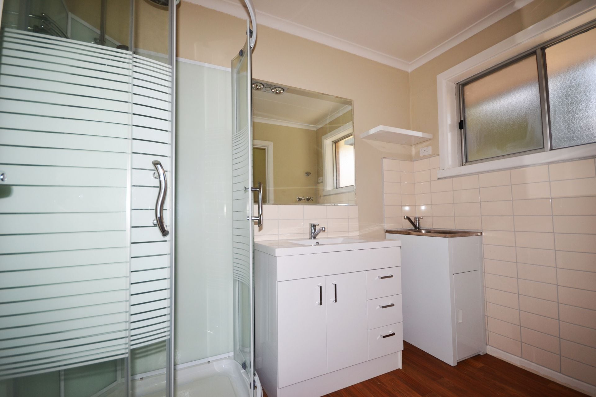 FULLY RENOVATED ONE BEDROOM
