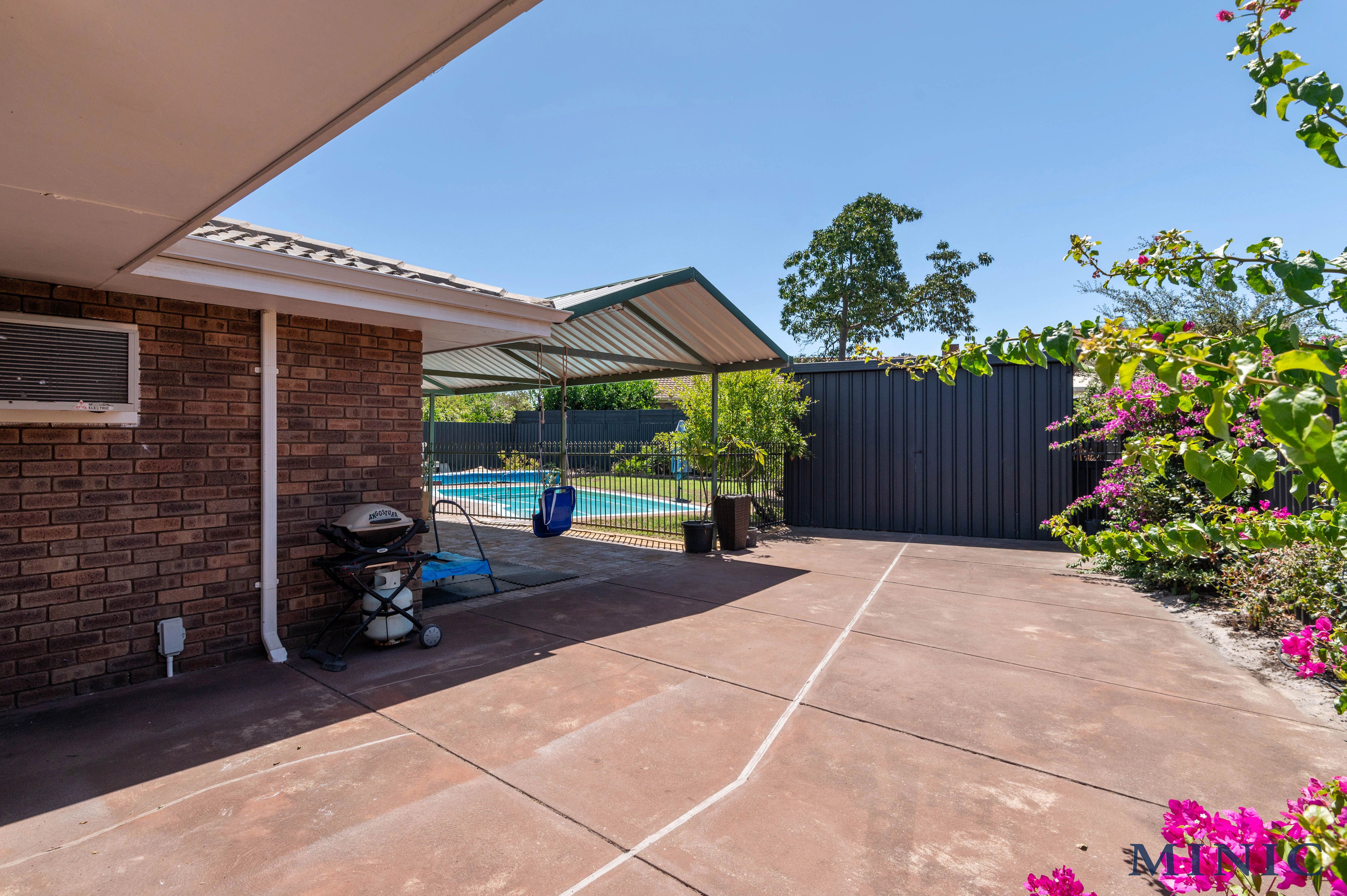 Real Estate For Sale 21 Regal Drive Thornlie , WA