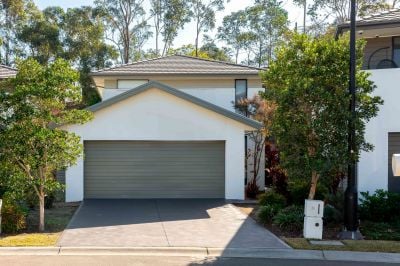 Revesby Heights, 8 Bardo Circuit