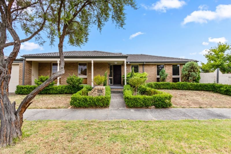 1 Combe Court, Epping