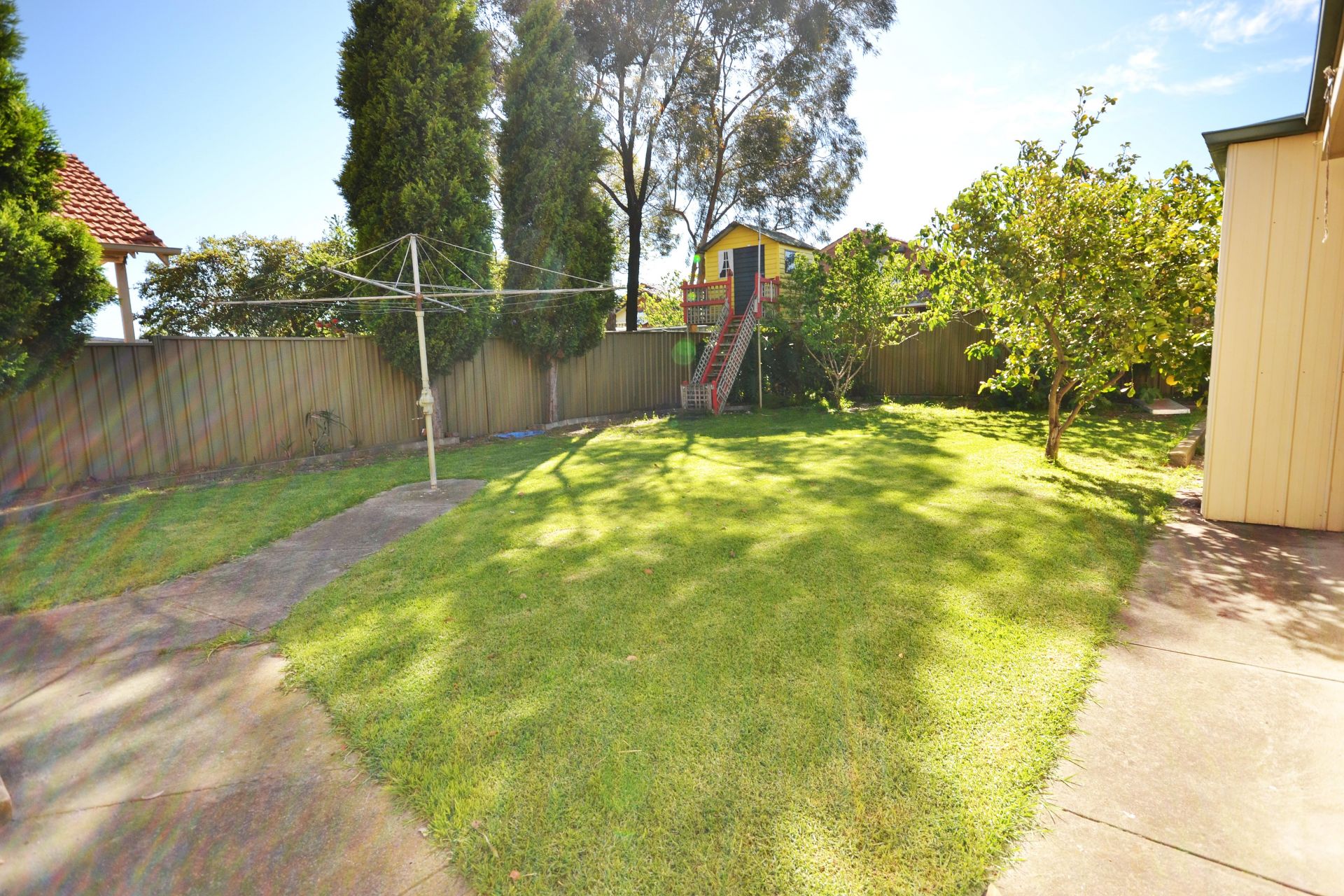 LARGE FAMILY HOME!