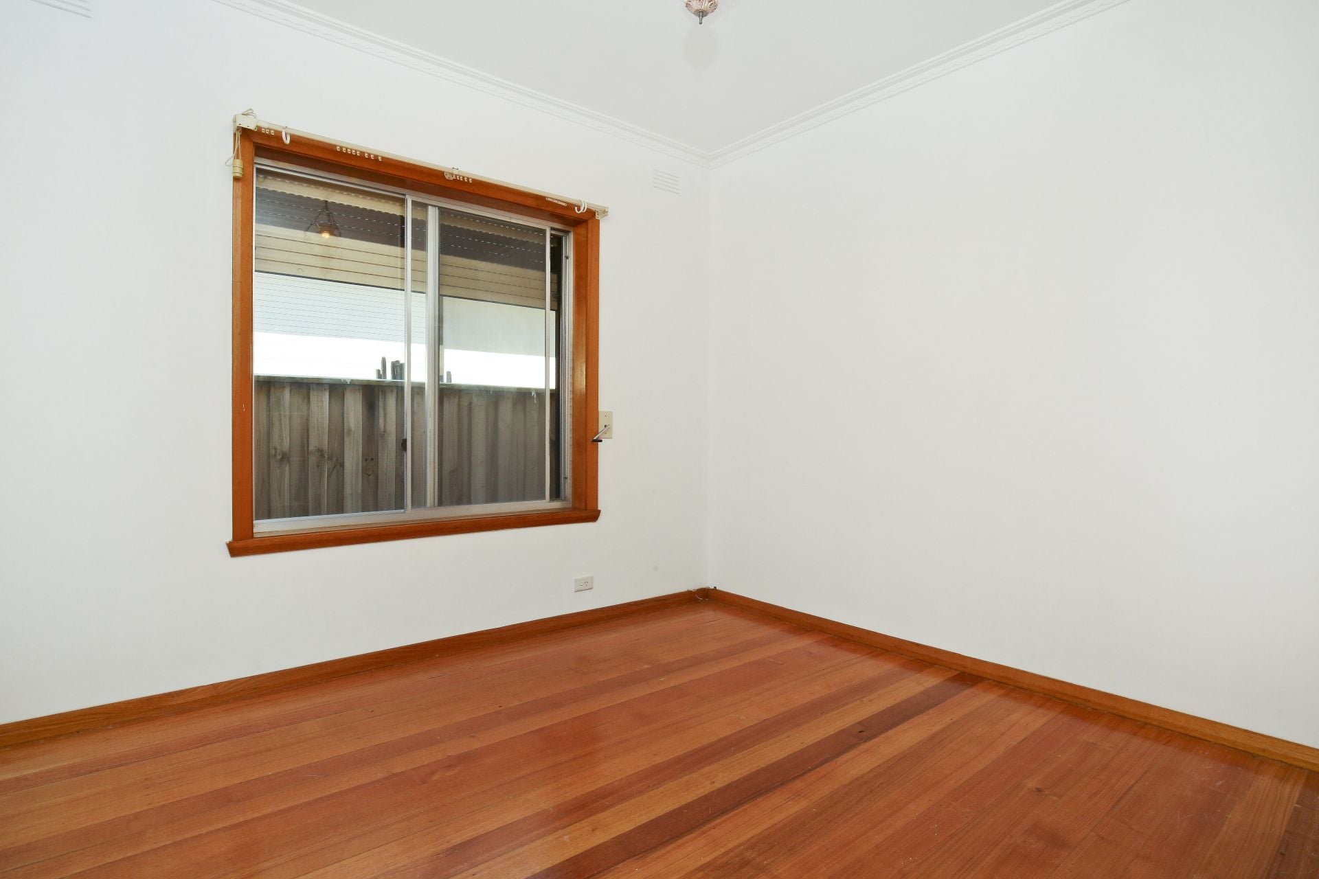 PRIME LOCATION     *Insp Thu 17th Oct @ 4:40pm*