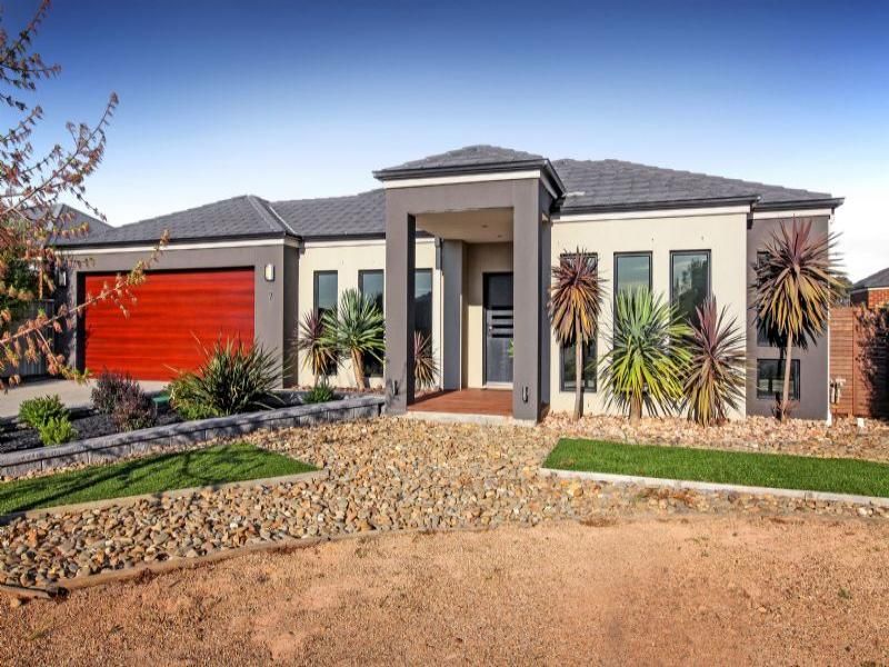 7 Calthorpe Green, Caroline Springs - Thumbnail 2