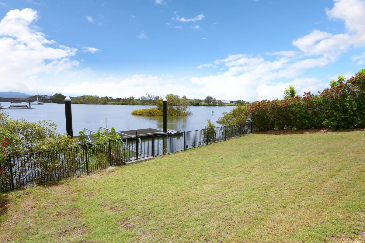 Real Estate For Sale 3138 Riverleigh Drive HOPE ISLAND , QLD