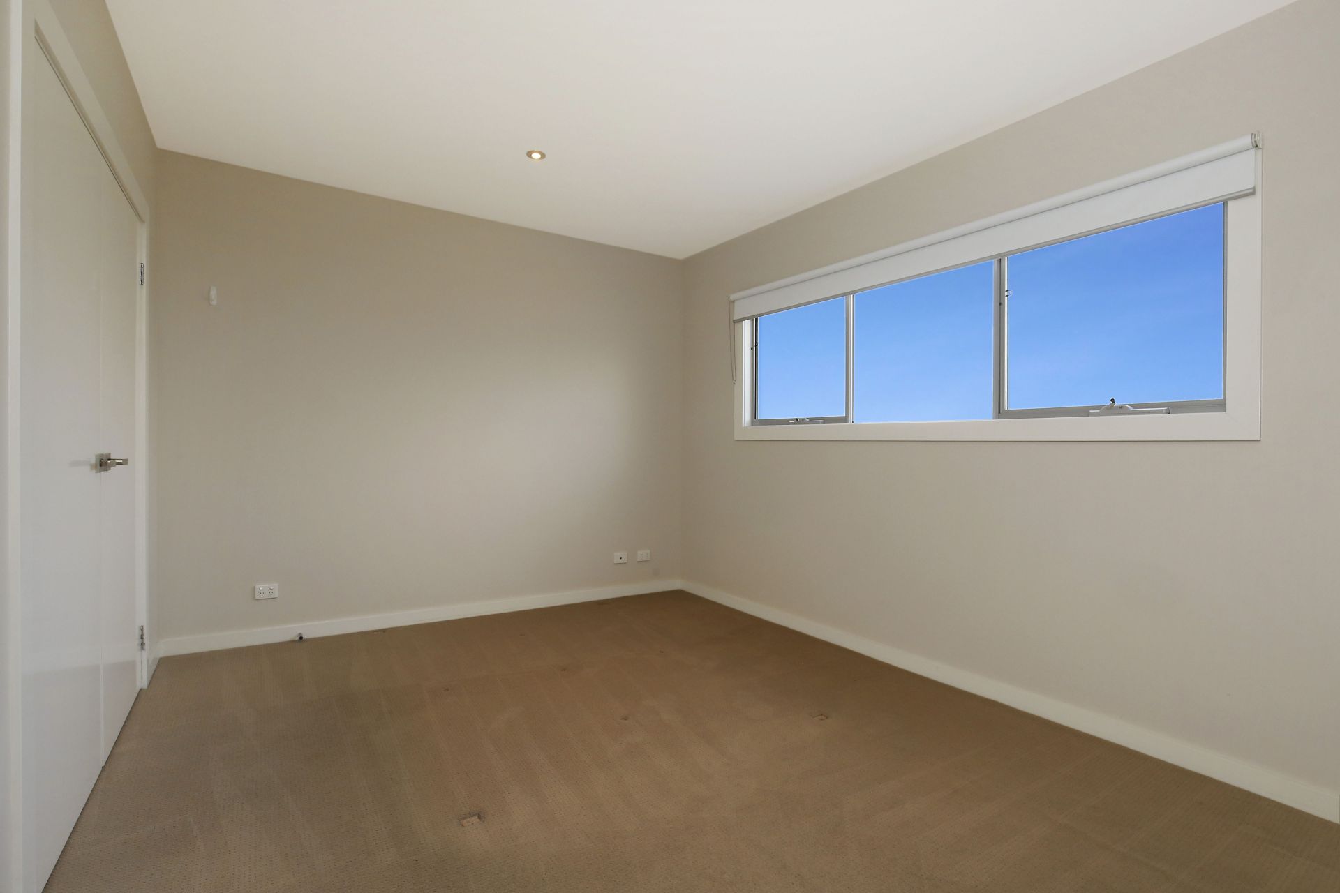 **Beautifully Presented 2 Bedroom Townhouse**