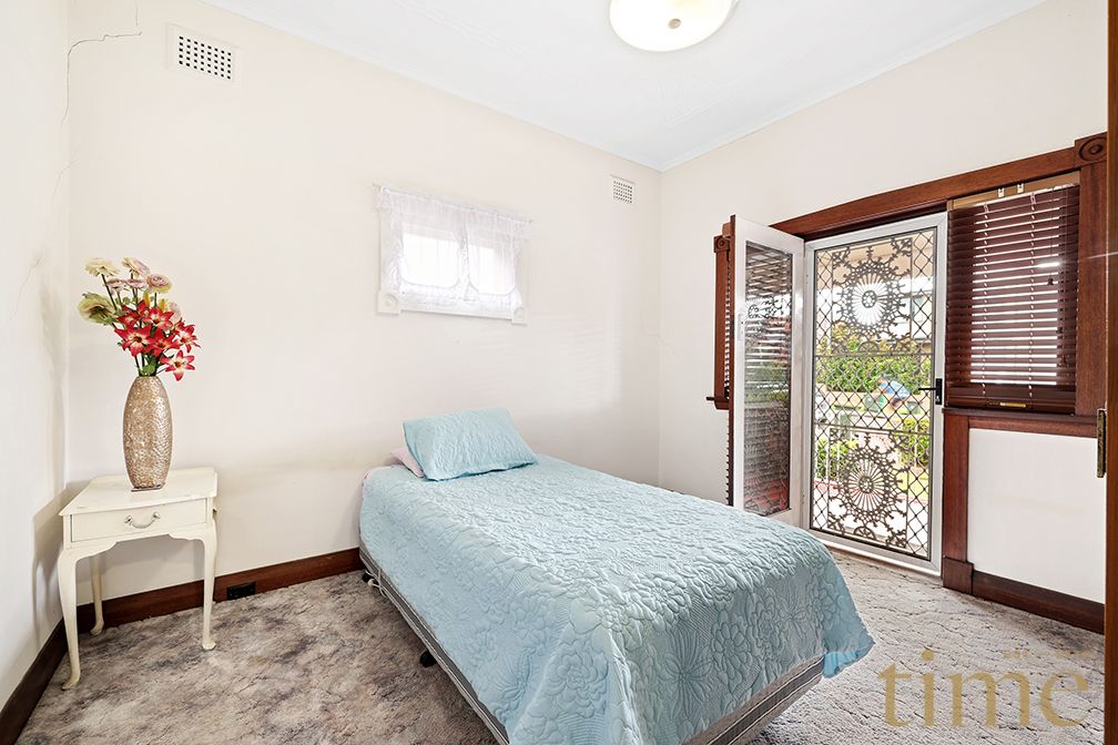 11 Princess Avenue, Rodd Point NSW