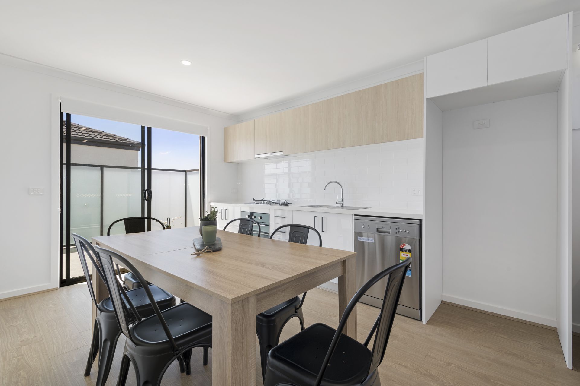BRAND NEW TOWNHOUSE IN PRIME LOCATION