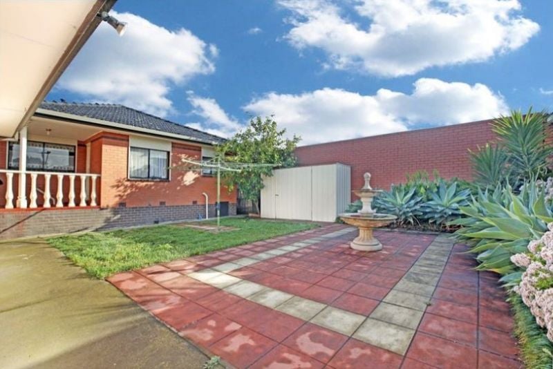 6 Michigan Terrace, Thomastown