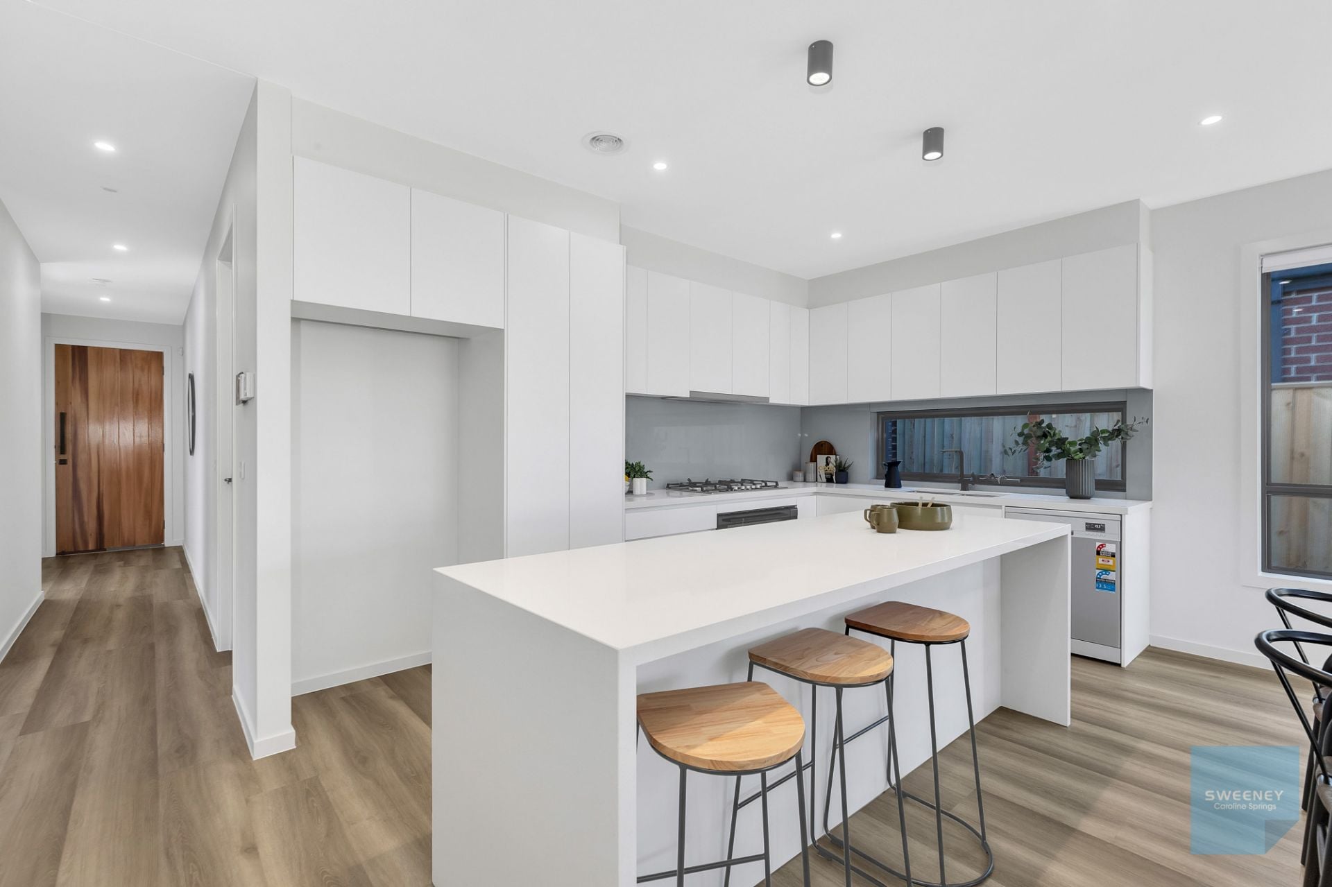 54 Kingdom Boulevard, Weir Views - Thumbnail 8