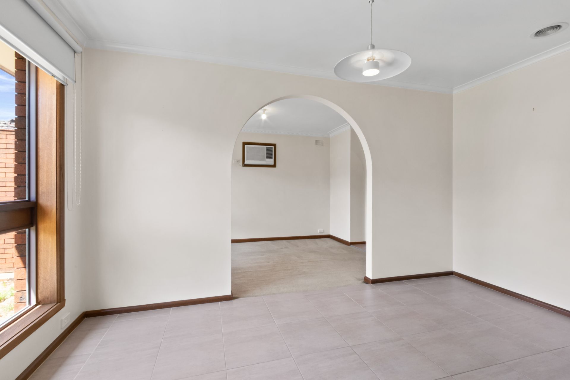 Immaculate unit in ideal locale