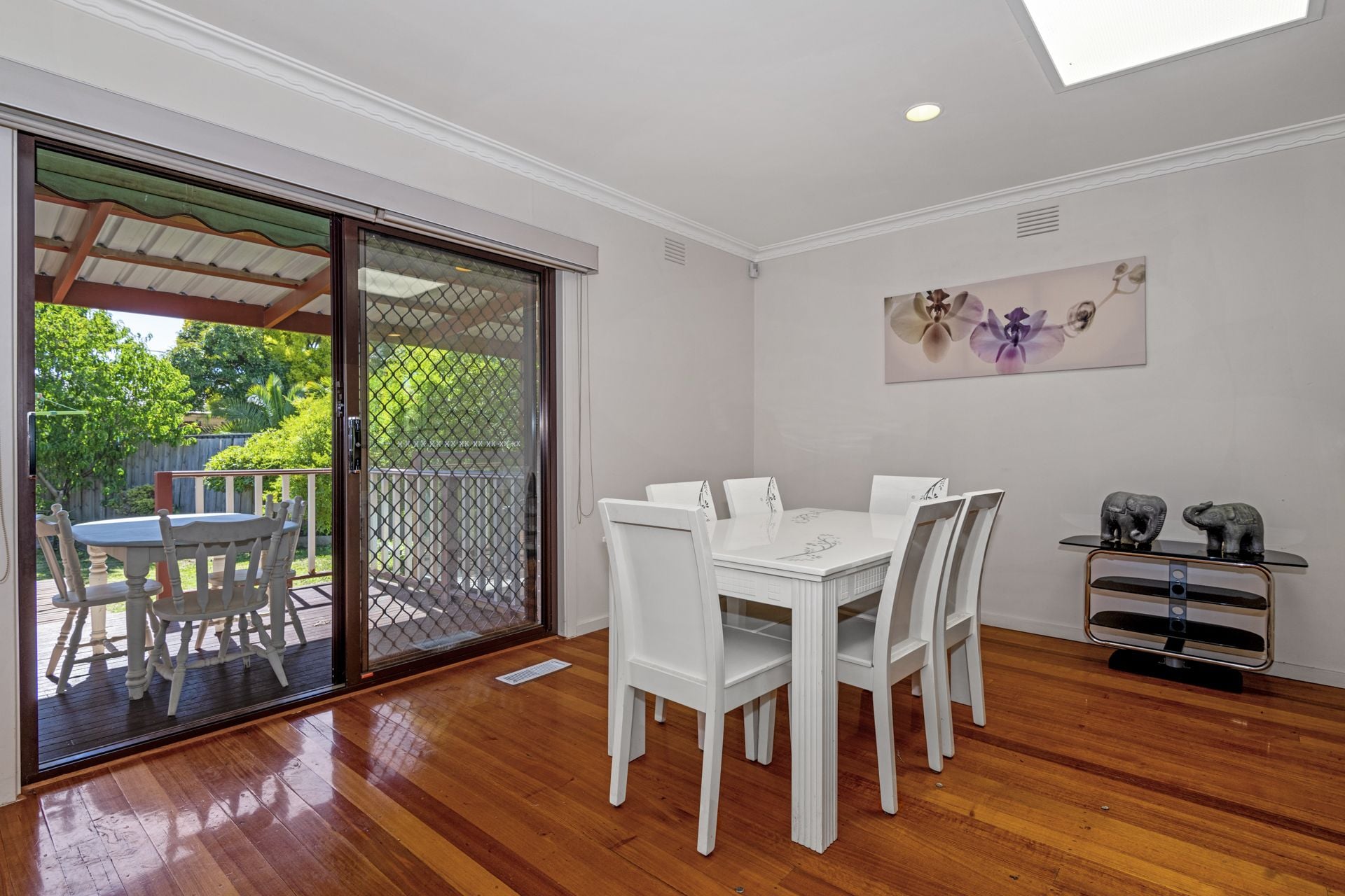 WELL SOUGHT- AFTER LOCATION