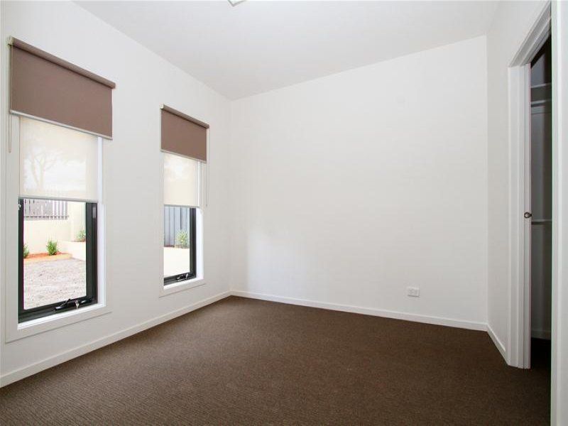 TWO BEDROOM APARTMENT, GORGEOUS BUILDING, GREAT LOCATION!