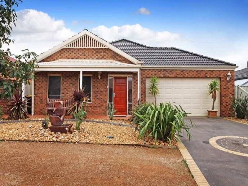 24 Grampians Way, Caroline Springs - Thumbnail 2