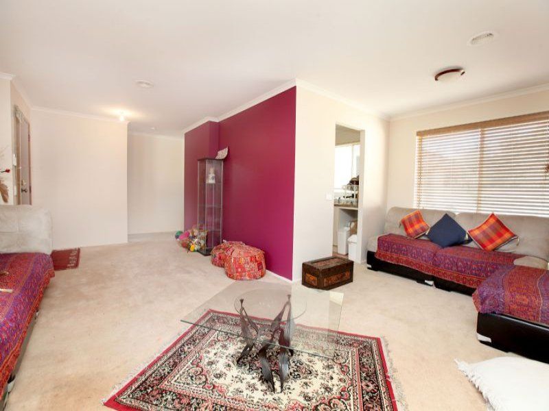 17 Simpson Place, Caroline Springs - Thumbnail 4