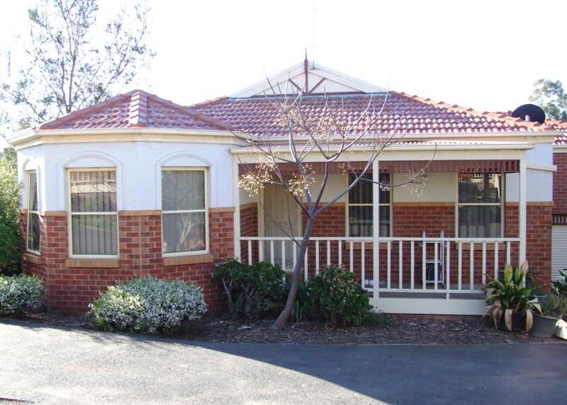 1/13 Carey Crescent, Bacchus Marsh - Thumbnail 2