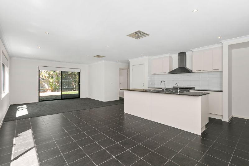 24 Hatfield Drive, Mernda