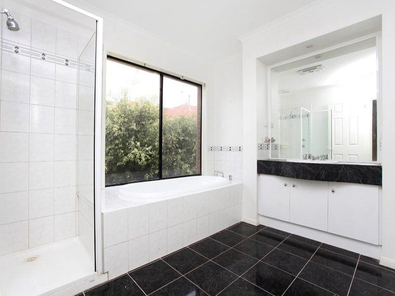 17 John Paul Drive, Hillside - Thumbnail 7