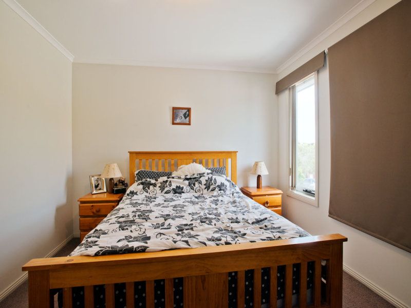 1/10-12 Ross Street, Bacchus Marsh - Thumbnail 7