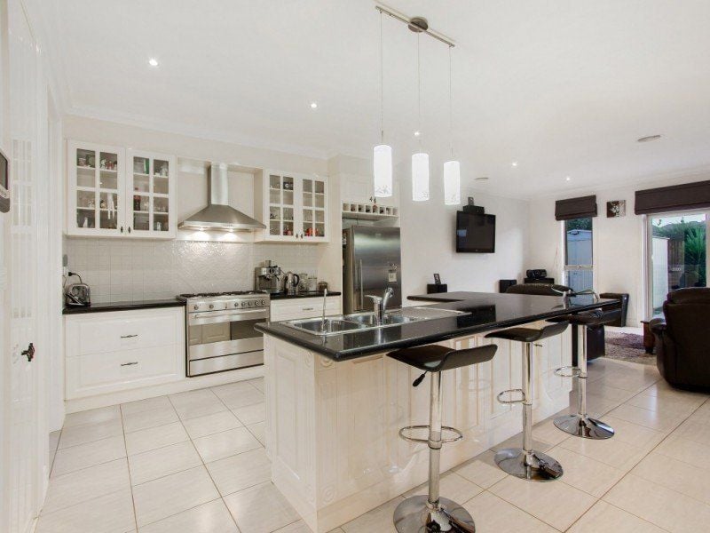 13 Toolondo Close, Caroline Springs - Thumbnail 4