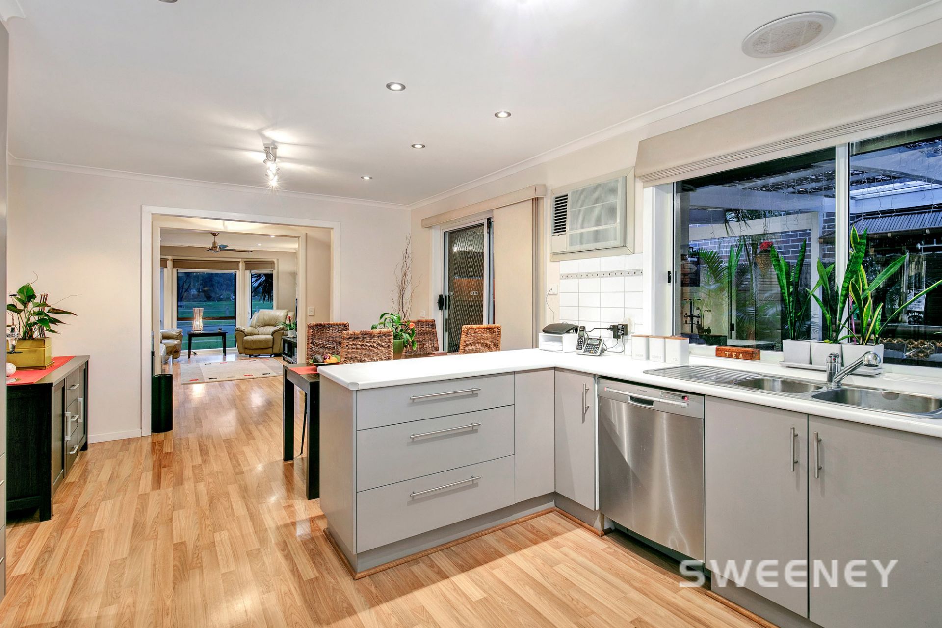 29 Sommers Drive, Altona Meadows - Thumbnail 8