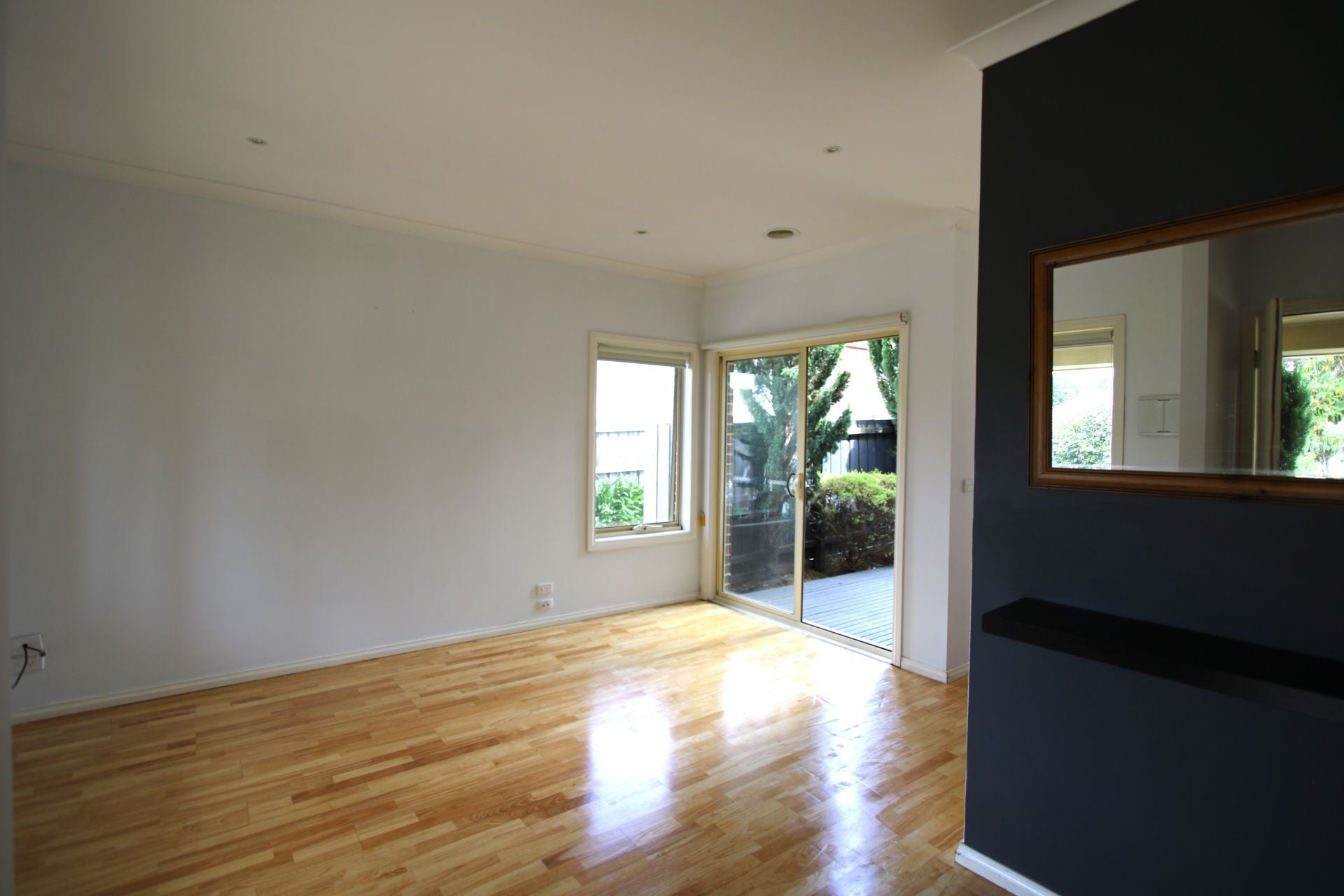 STYLISH TOWNHOUSE LIVING!