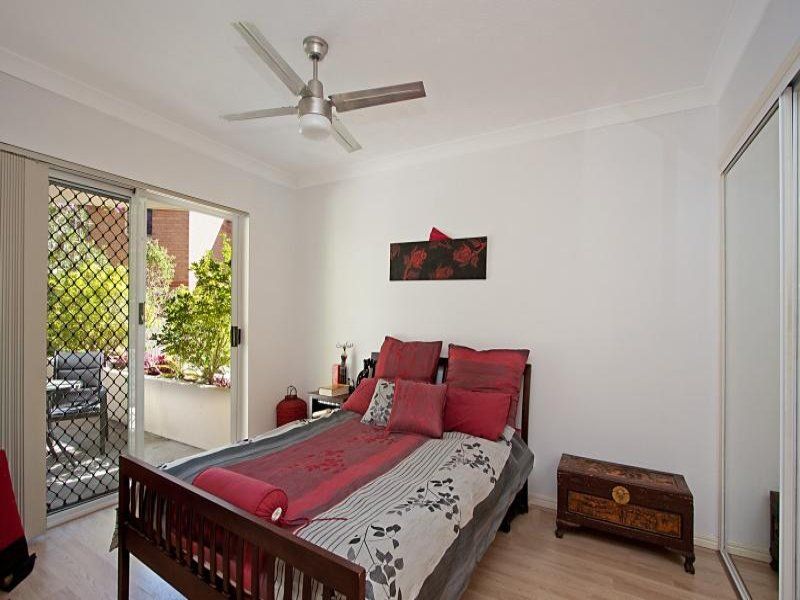 2/5 Ocean Street 'Ocean Place' KIRRA QLD, ' Kirra - Thumbnail 7